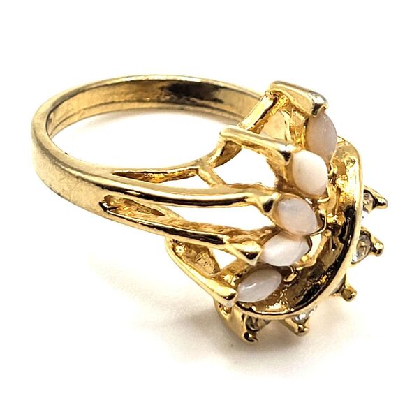 1960's UNCAS Costume Cocktail Ring Faux Navette Opals Clear Rhinestones Gold 7 - Picture 4 of 8